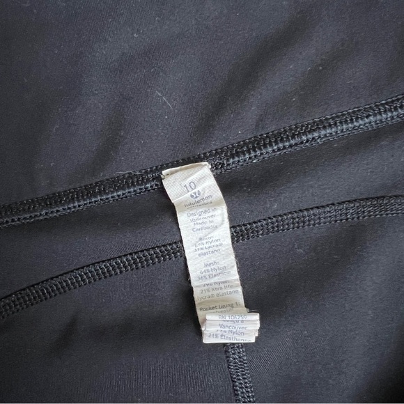 Lululemon Athletica Black Athletic Shorts 4” inseam size 10 - Picture 4 of 6
